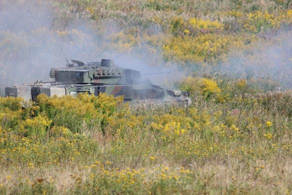 Schützenpanzer Ulan im scharfen Schuss mit der 30 mm Maschinenkanone © Doppeladler.com