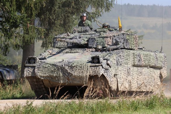 Schützenpanzer Ulan mit dem Tarnsystem Barracuda von Saab © Doppeladler.com