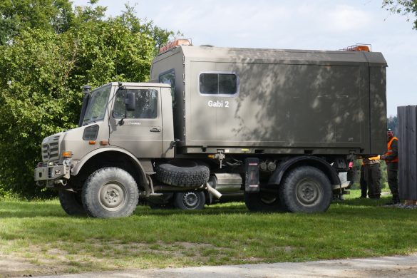 Neben Klaudia war auch Gabi anwesend - UNIMOG U 4000 ÖBH © Doppeladler.com