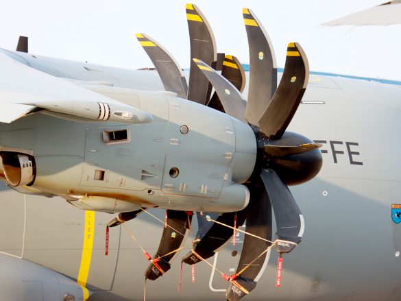 Die eigens entwickelten Turboprop-Triebwerke der A400M. Propellerdurchmesser: 5,34 m; 8 Blätter © Doppeladler.com