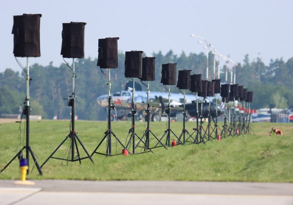 SIAF heißt leider auch ununterbrochen niedergebrüllt zu werden und den Sound der Triebwerke kaum zu hören © Doppeladler.com