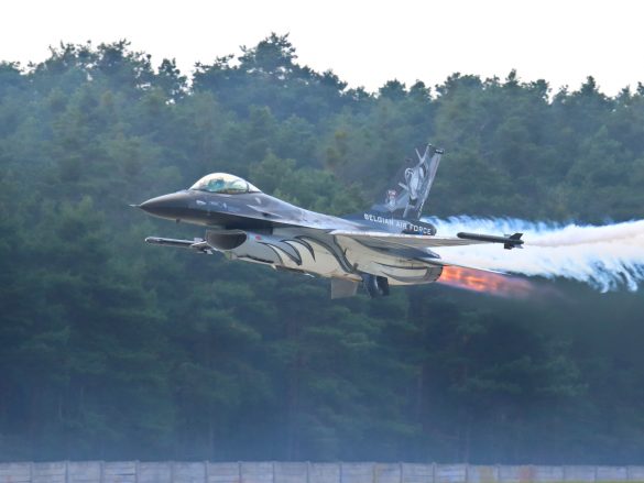 General Dynamics F-16AM Fighting Falcon des belgischen F-16 Solo Display Teams DARK FALCON | FA-101 © Doppeladler.com