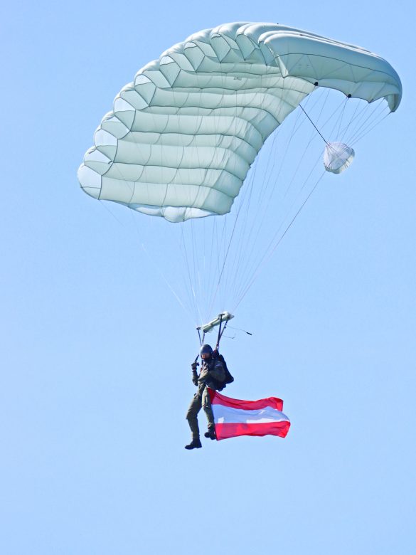 Fallschirmspringer © Doppeladler.com