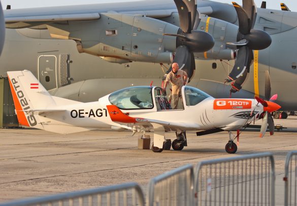 Grob G-120TP der Grob Training Academy aus Österreich | OE-AGT