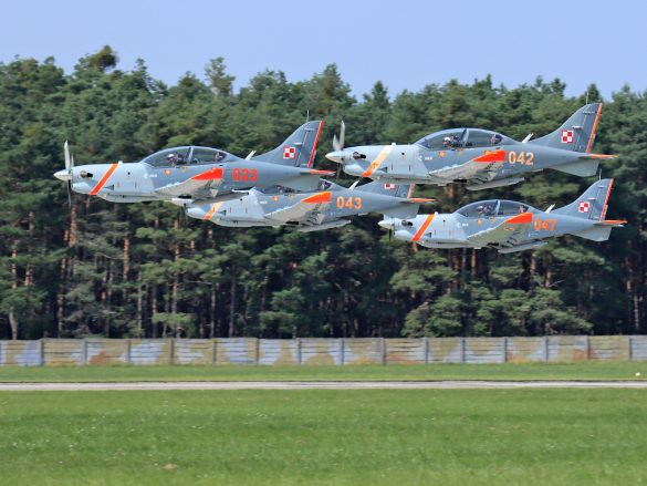 Orlik Aerobatic Team aus Polen auf PZL-Okecie PZL-130TC-1 Orlik © Doppeladler.com