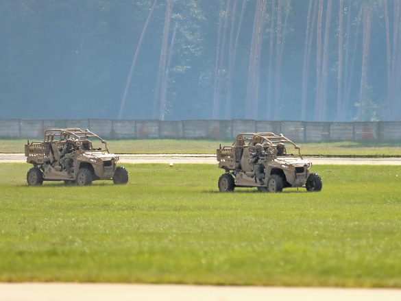 Slowakische Spezialeinsatzkräfte mit Polaris MRZR © Doppeladler.com