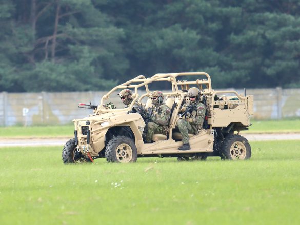 Slowakische Spezialeinsatzkräfte mit Polaris MRZR © Doppeladler.com