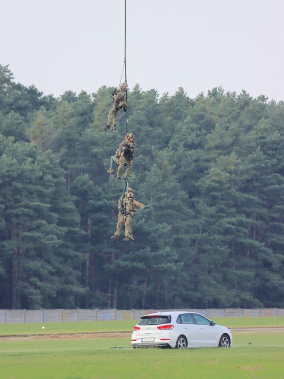 Special Purpose Insertion/Extraction (SPIE) durch slowakische Spezialeinsatzkräfte und UH-60M © Doppeladler.com