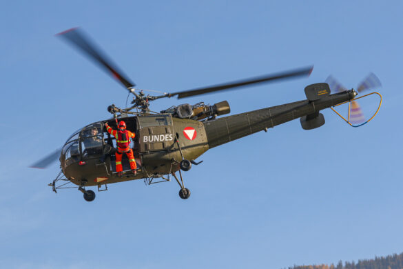 Die Alouette III eignen sich besonders gut für Windeneinsätze, um Spezialisten abzusetzen © HeliRescue.at / Lukas Egger