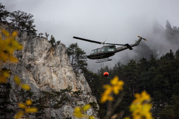 Agusta Bell AB-212 | 5D-HZ mit EUFOR Markierung für den Einsatz in Bosnien-Herzegowina © NÖ LFKDO / F. Steiner