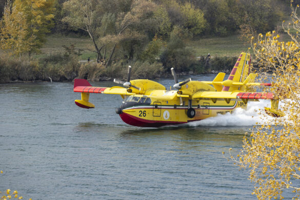 "Lil' Dipper" - Wasseraufnahme durch Canadair I-DPCI (26) © M. ​Wimmer / feuerwehr.media