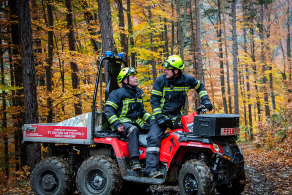 Mit dem 6x6 Quad kommt man nahe an die Glutnester heran © NÖ LFKDO / F. Steiner