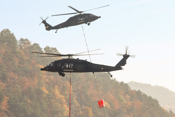 Black Hawks im Löscheinsatz © HeliRescue.at / Lukas Egger