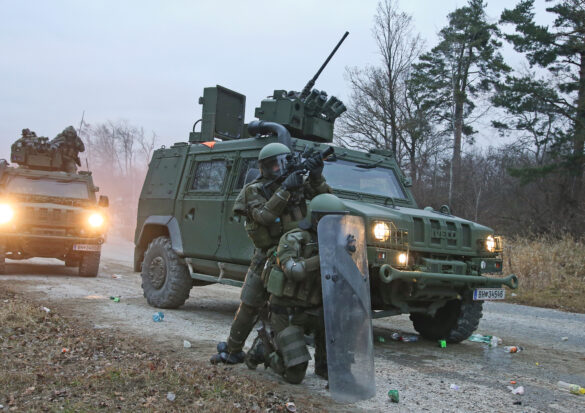 Das 40 mm Granatgewehr ML40 mk2 von Madritsch Weapon Technology verschießt auch Tränengas und Rauch © Bundesheer