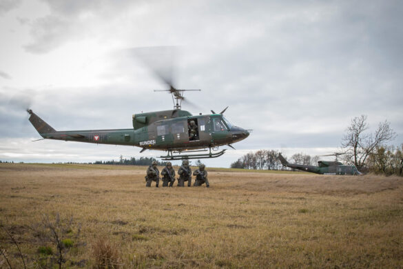 Luftlandung mit Agusta Bell AB-212 © Bundesheer