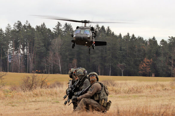 Luftlandung mit Sikorsky S-70A-42 BLACK HAWK © Bundesheer