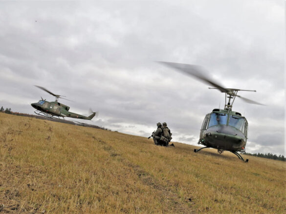 Luftlandung mit Agusta Bell AB-212 © Bundesheer