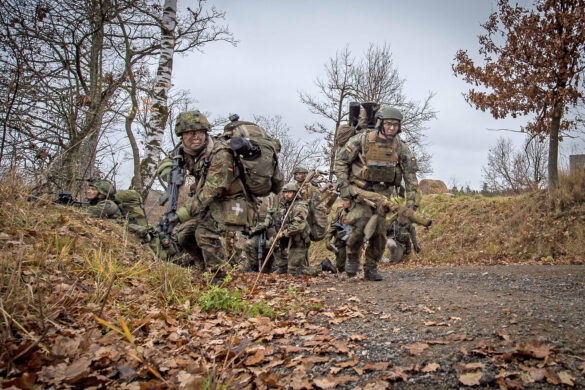 Deutsche Fallschirmjäger rücken vor © Bundesheer
