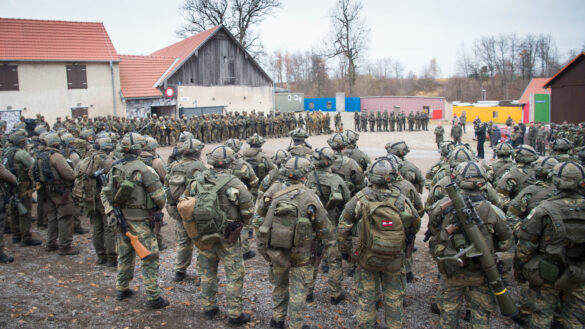 Aufstellung beim Besuch von Verteidigungsministerin Tanner © Bundesheer