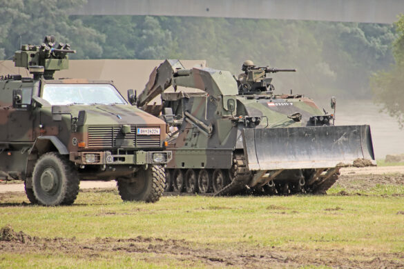 ATF Dingo 2 und Pionierpanzer A1 © Doppeladler.com