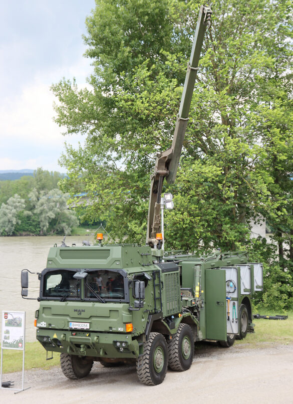 Geschütztes Schweres Bergefahrzeug MAN HX2 41.545 8×8 BB © Doppeladler.com