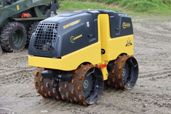 Mehrzweckverdichter BOMAG BMP 8500 für Bodenverdichtung © Doppeladler.com