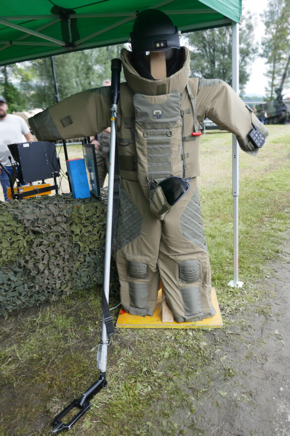 Bombenschutzanzug schwer © Doppeladler.com