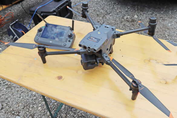 Drohnen leider nur beim Roten Kreuz: DJI Matrice M30T mit 41 min Einsatzdauer. Kamera/IR-Sensor © Doppeladler.com