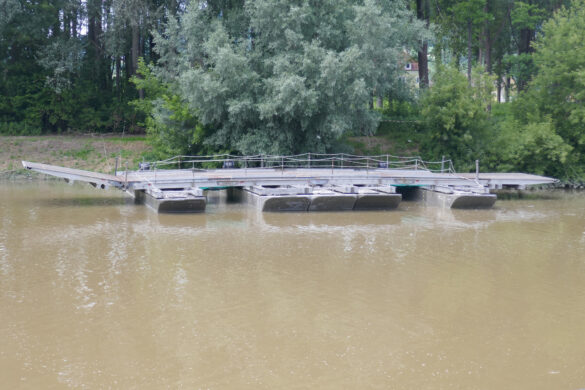 Pioniere-Fähre ohne Schubboote © Doppeladler.com