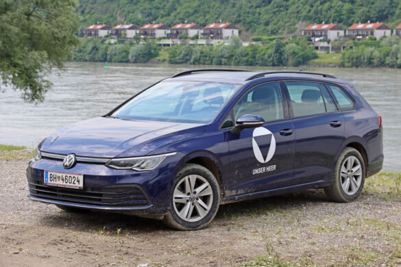 VW Golf VIII Kombi © Doppeladler.com