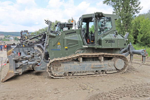 Liebherr Planierraupe PR 726 XL © Doppeladler.com