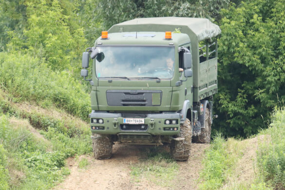 MAN TGM 14.280 4x4 AD/DOKA/FS mit Wechselaufbau Mannschaftstranport © Doppeladler.com