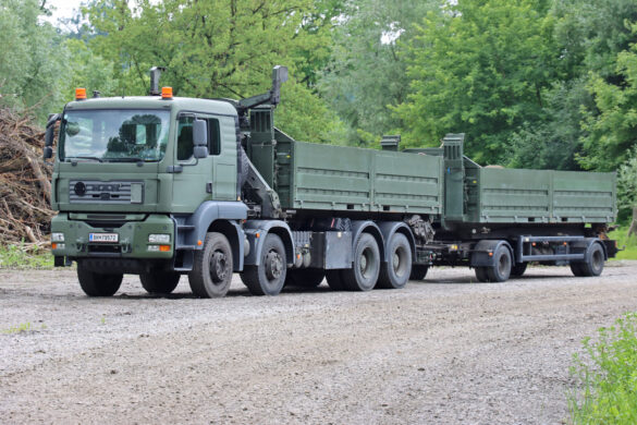 Hakenladesystem MAN 38.440 8x6 © Doppeladler.com