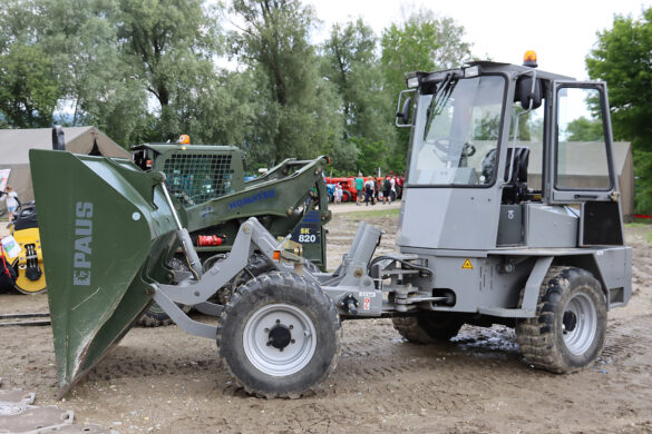 PAUS Senkmuldenkipper SMK 163 © Doppeladler.com