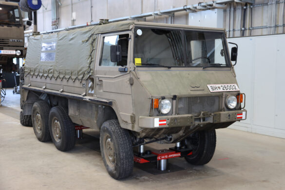 Pinzgauer 712M 6x6 © Doppeladler.com