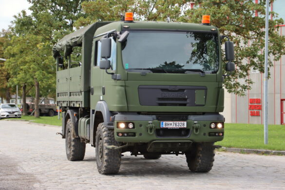 MAN TGM 14.280 4x4 AD/DOKA/FS mit Wechselaufbau für Mannschaftstransport © Doppeladler.com