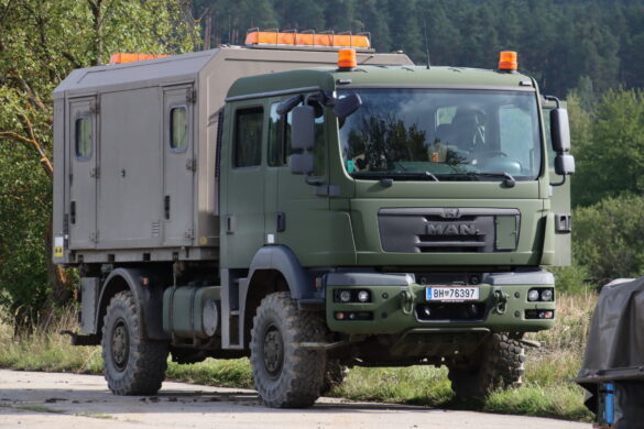 MAN TGM 14.280 4x4 AD/DOKA/FS mit Wechselaufbau Feldkabeltrupp © Doppeladler.com