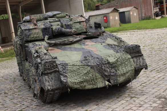Schützenpanzer Ulan mit Saab Barracuda Tarnsystem © Doppeladler.com