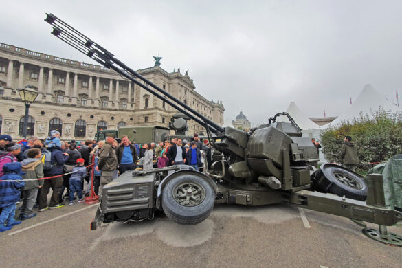 35 mm Zwillingsfliegerabwehrkanone 85 (Oerlikon Contraves GDF-005) © Doppeladler.com
