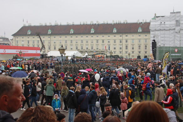 Volles Haus am Heldenplatz © Doppeladler.com