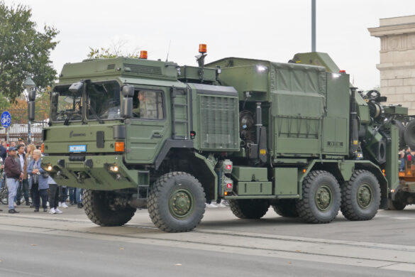 Das neue geländegängige und gehärtete "Mittlere Bergefahrzeug RMMV 42M 28.445" © Doppeladler.com