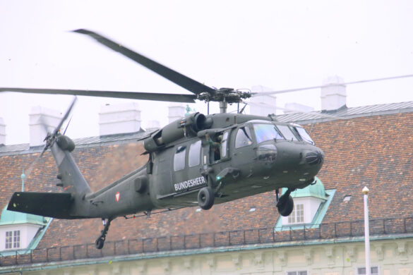 Sikorsky S-70A-42 BLACK HAWK 6M-BI - mittlerweile auch schon 20 Jahre alt © Doppeladler.com