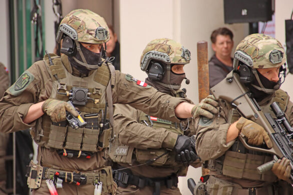 Zugriff durch das Einsatzkommando Cobra © Doppeladler.com