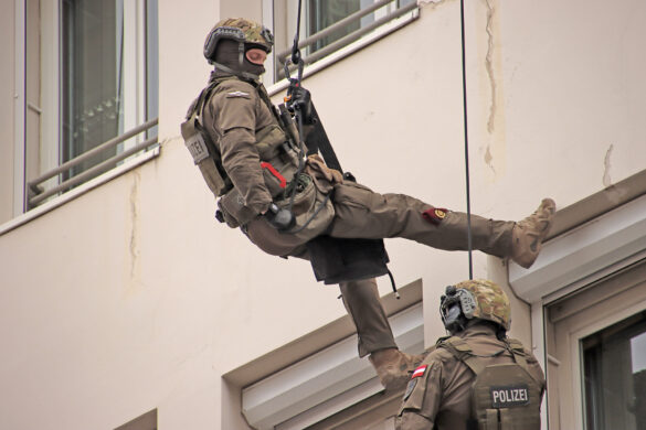 Einsatzkommando Cobra © Doppeladler.com