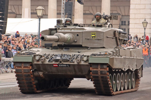 Der Kampfpanzer Leopard 2A4 erreicht über 70 km/h © Doppeladler.com
