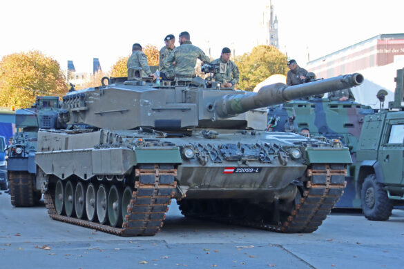 Kampfpanzer Leopard 2A4 mit 120 mm Panzerkanone © Doppeladler.com