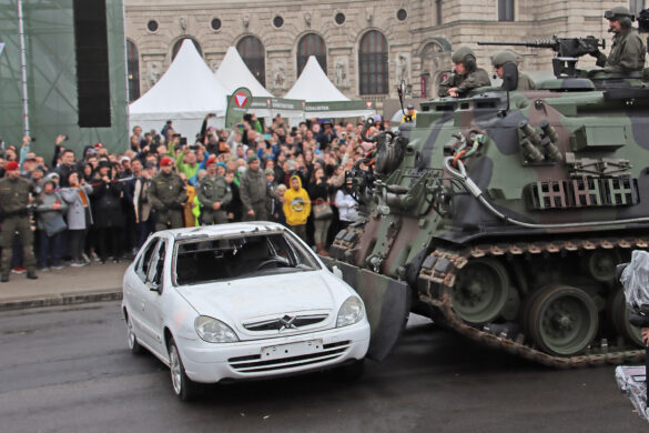 Bergepanzer M88 A1 räumt Straßensperre © Doppeladler.com
