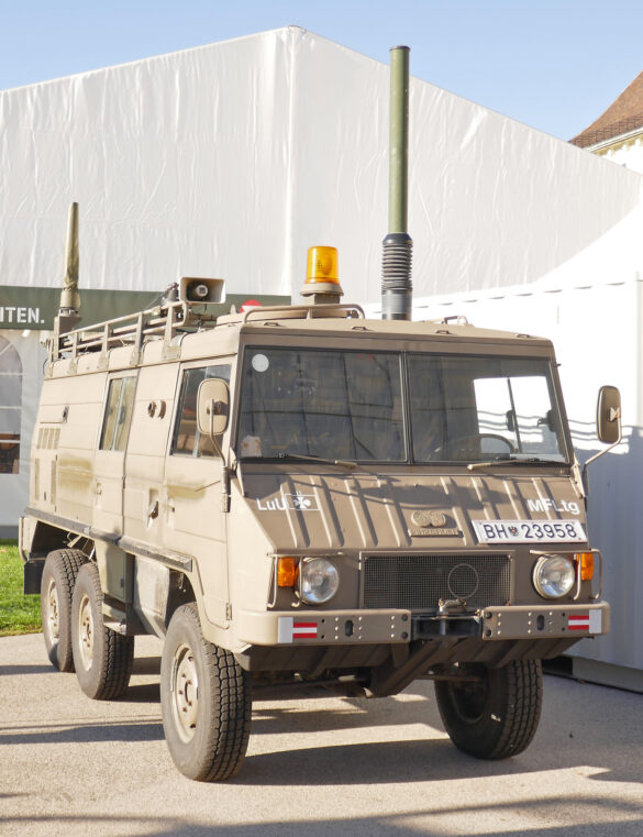 Fliegerleitpinzgauer für den Fliegerleittrupp © Doppeladler.com