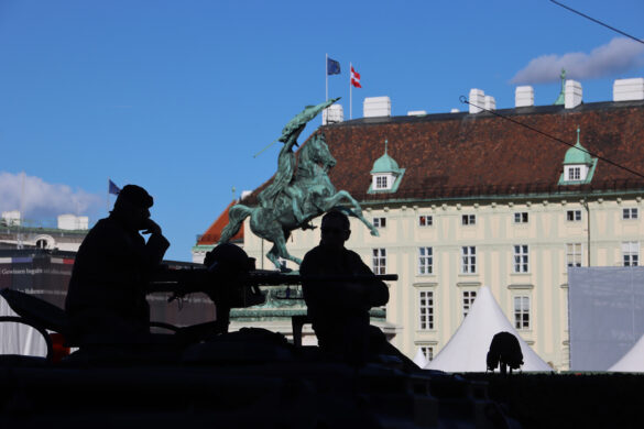 üsMG und Erzherzog Karl © Doppeladler.com