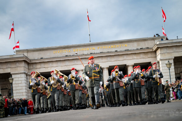 Gardemusik vor dem Äußeren Burgtor © Bundesheer